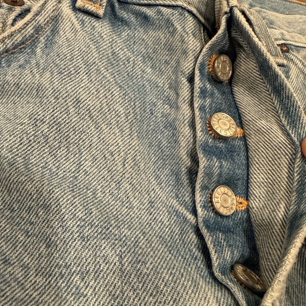 AGOLDE Distressed Denim Shorts Size 27 Button Fly Light Wash Cutoff Raw Hem - Picture 8 of 8